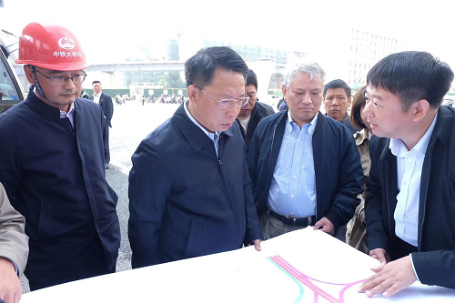 南昌市委副書記、市長(zhǎng)劉建洋視察洪都大道快速化改造工程